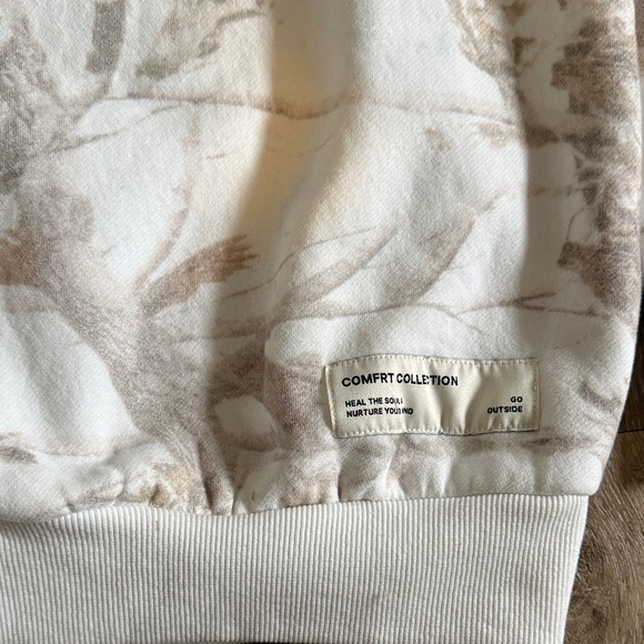 Women’s Comfort Camo Crewneck - Picture 2 of 3